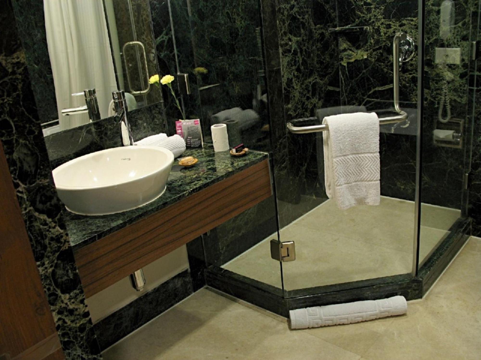 Hotel Studio Estique Пюн Екстериор снимка
